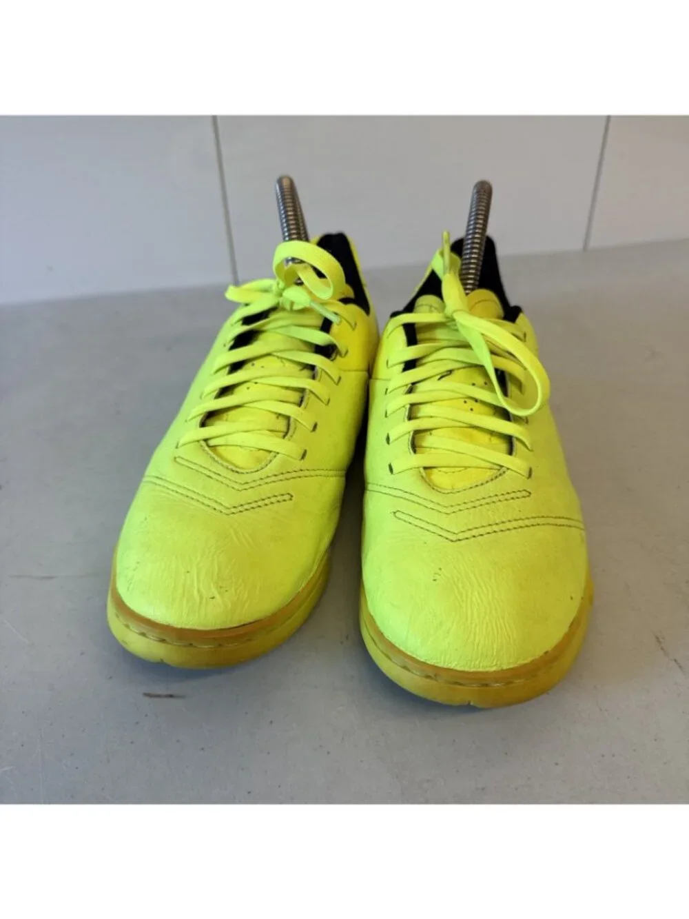 Nike Boys Tiempox Legend VI IC 819190 Yellow Casual Shoes‎ Sneakers Size 5.5 Y